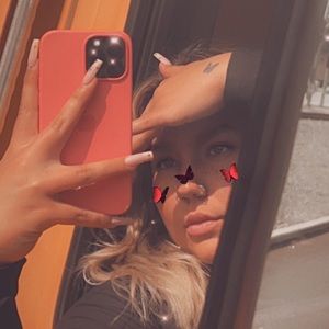 Meet your Posher, Alyssa